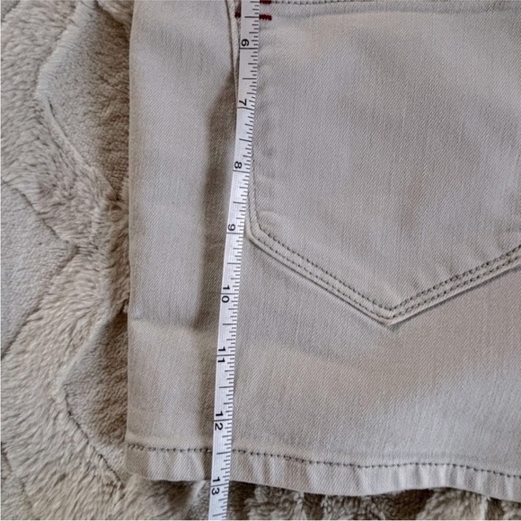 BDG Urban Outfitters Light Cream Jean Shorts - Picture 7 of 9